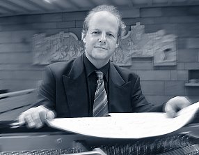 Wolfgang Manz working Wolfgang Manz working